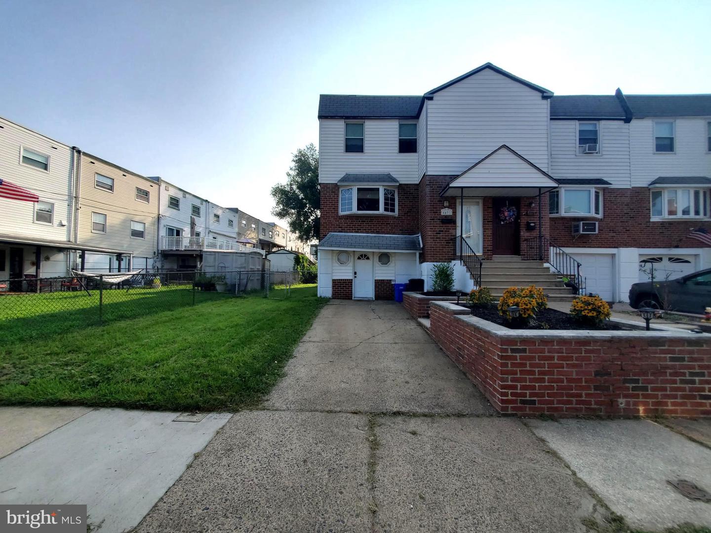 4401 Deerpath Ln — photo