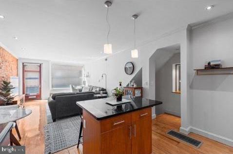 229 Race St — photo