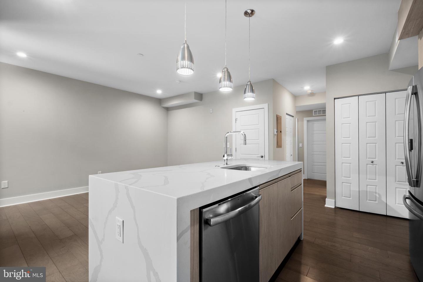 1405-21 Frankford Ave #405 — photo