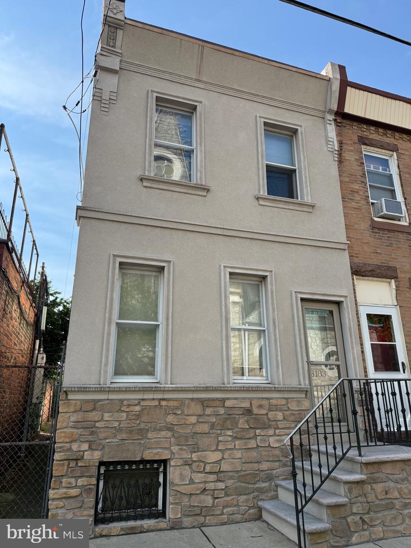 3183 Gaul St — photo
