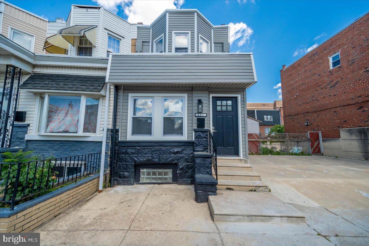 427 W Shunk St — photo