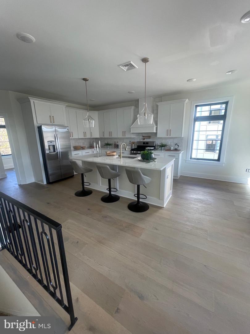 7519 R Ridge, Philadelphia, PA 19128 — photo 3