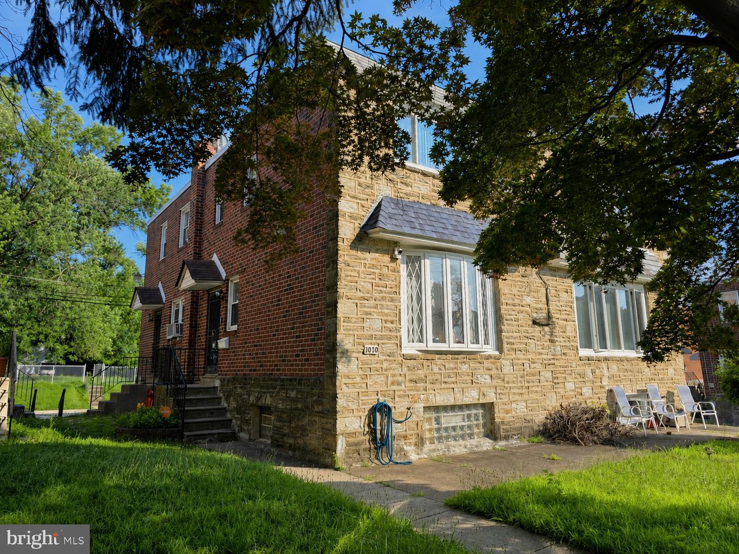 1010 Cliveden St E — photo
