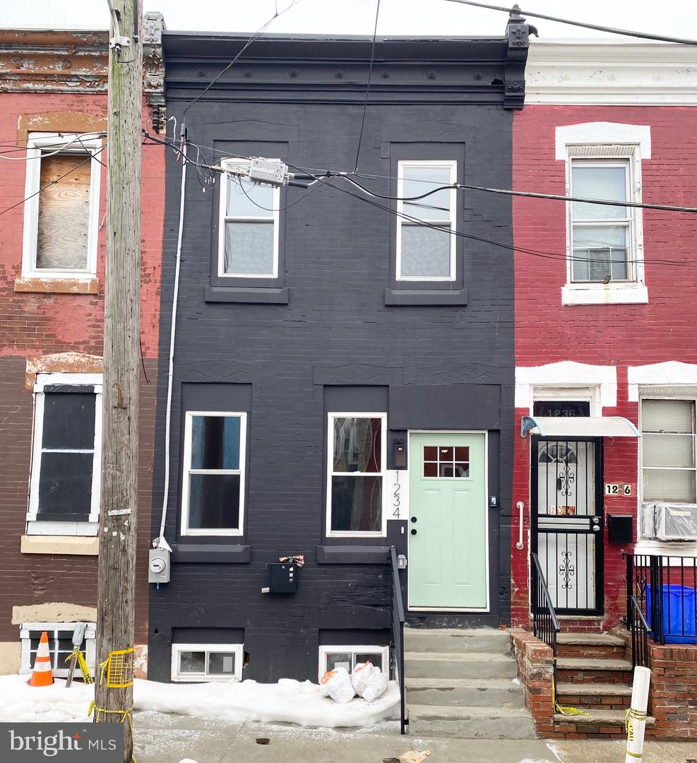 1234 W Tucker St — photo