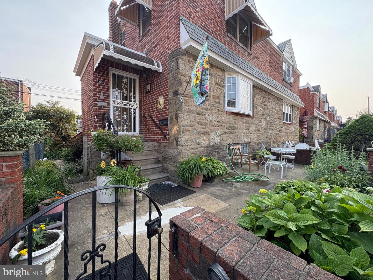 1214 Hale St — photo