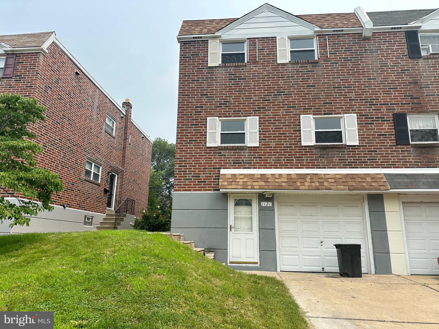 1121 Solly Ave — photo
