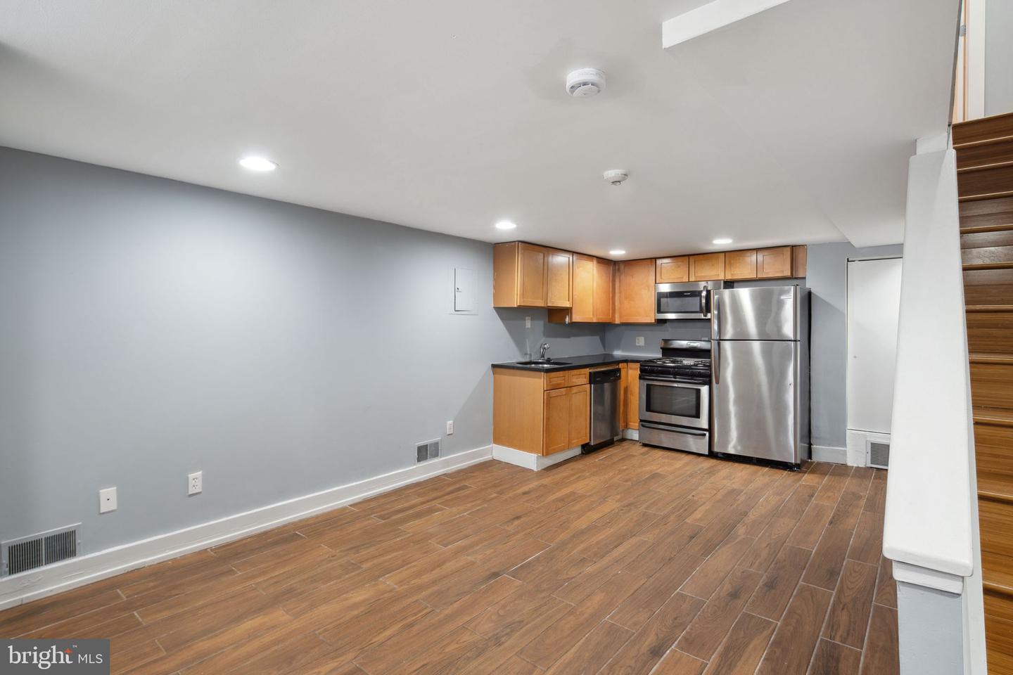 2351 Christian St #B — photo