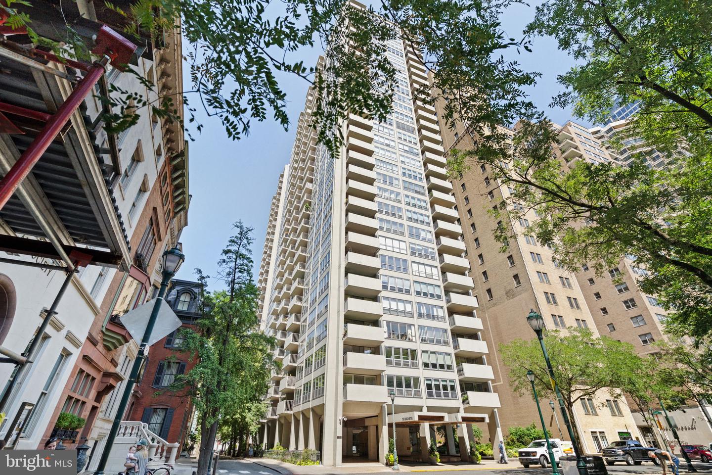 226-30 W Rittenhouse Sq #416 — photo