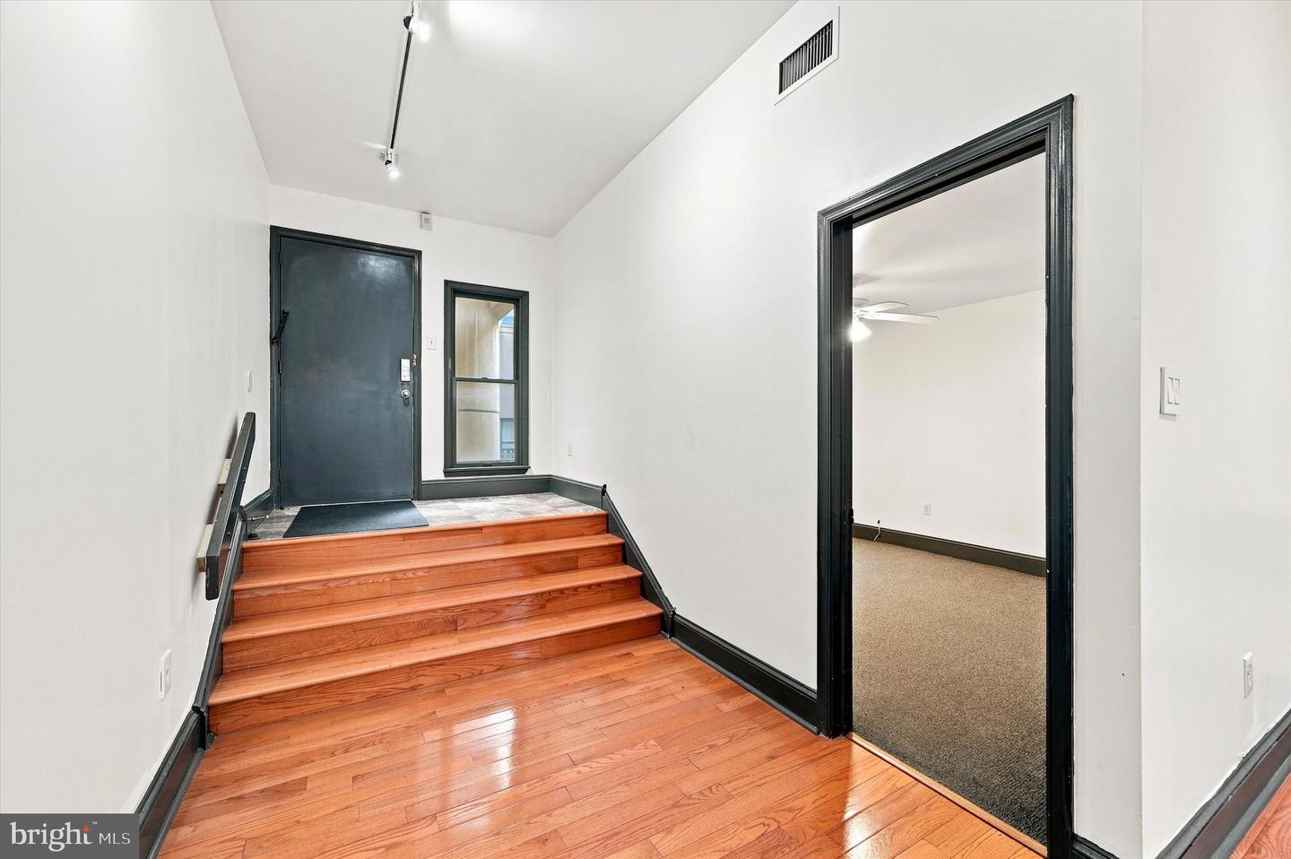 1914 Fairmount Ave #2 — photo