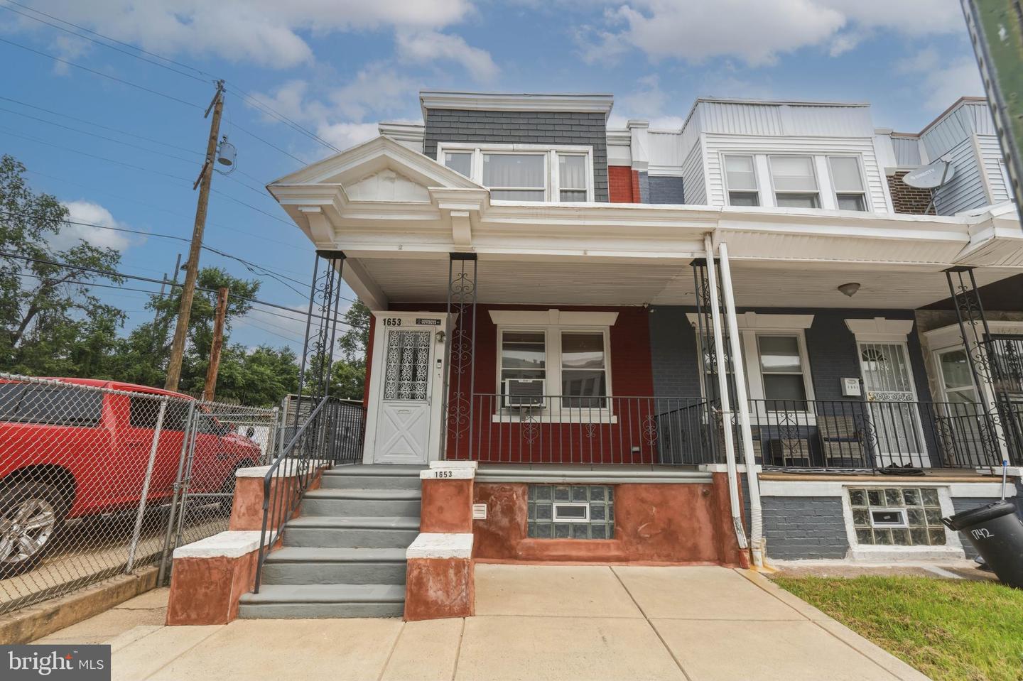 1653 W Mentor St — photo
