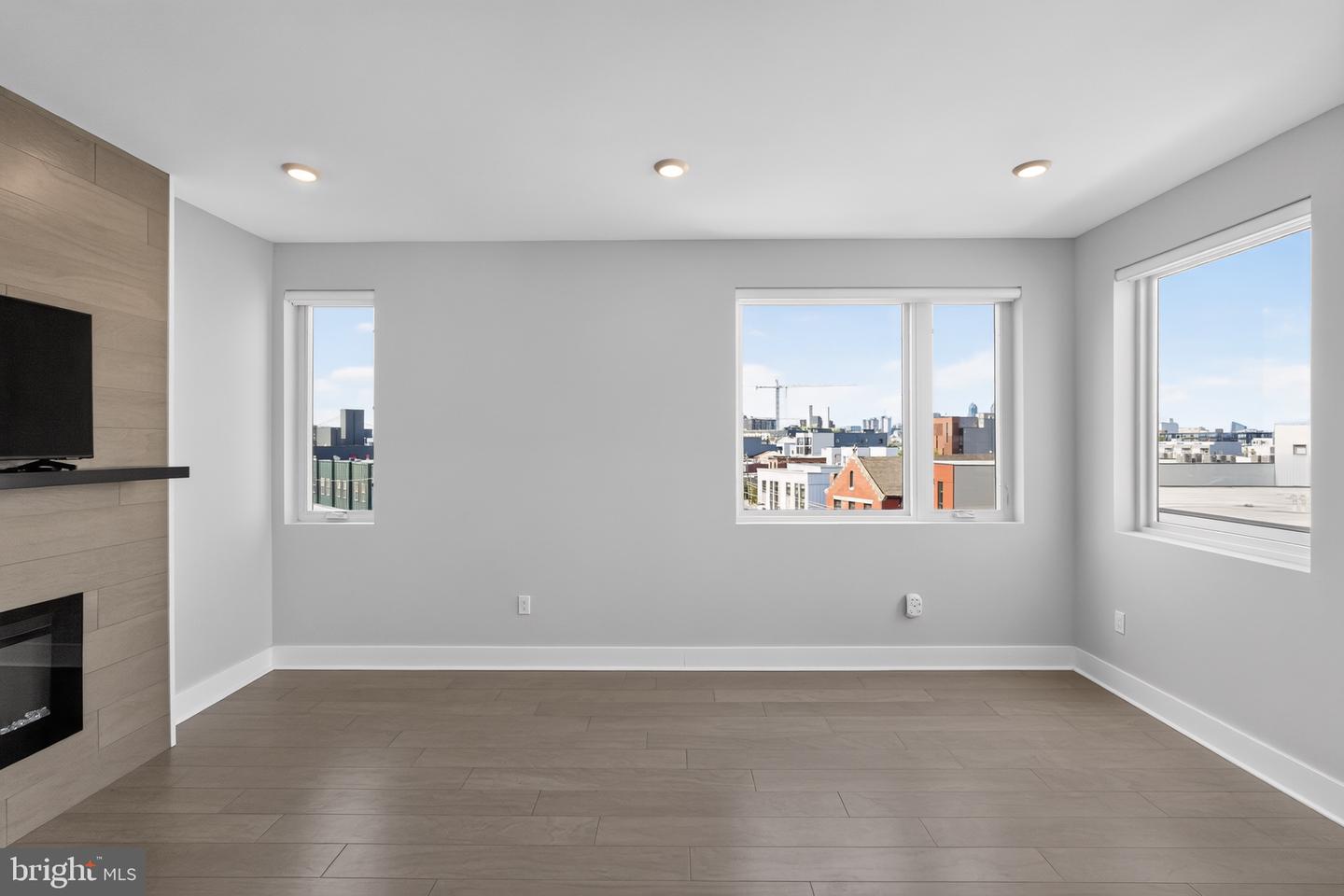 1405 Frankford Ave #507 — photo