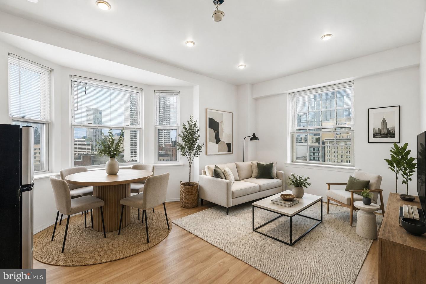 2135 Walnut St #801 — photo