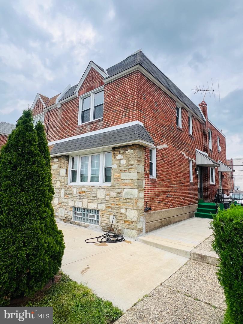 807 Brighton St — photo