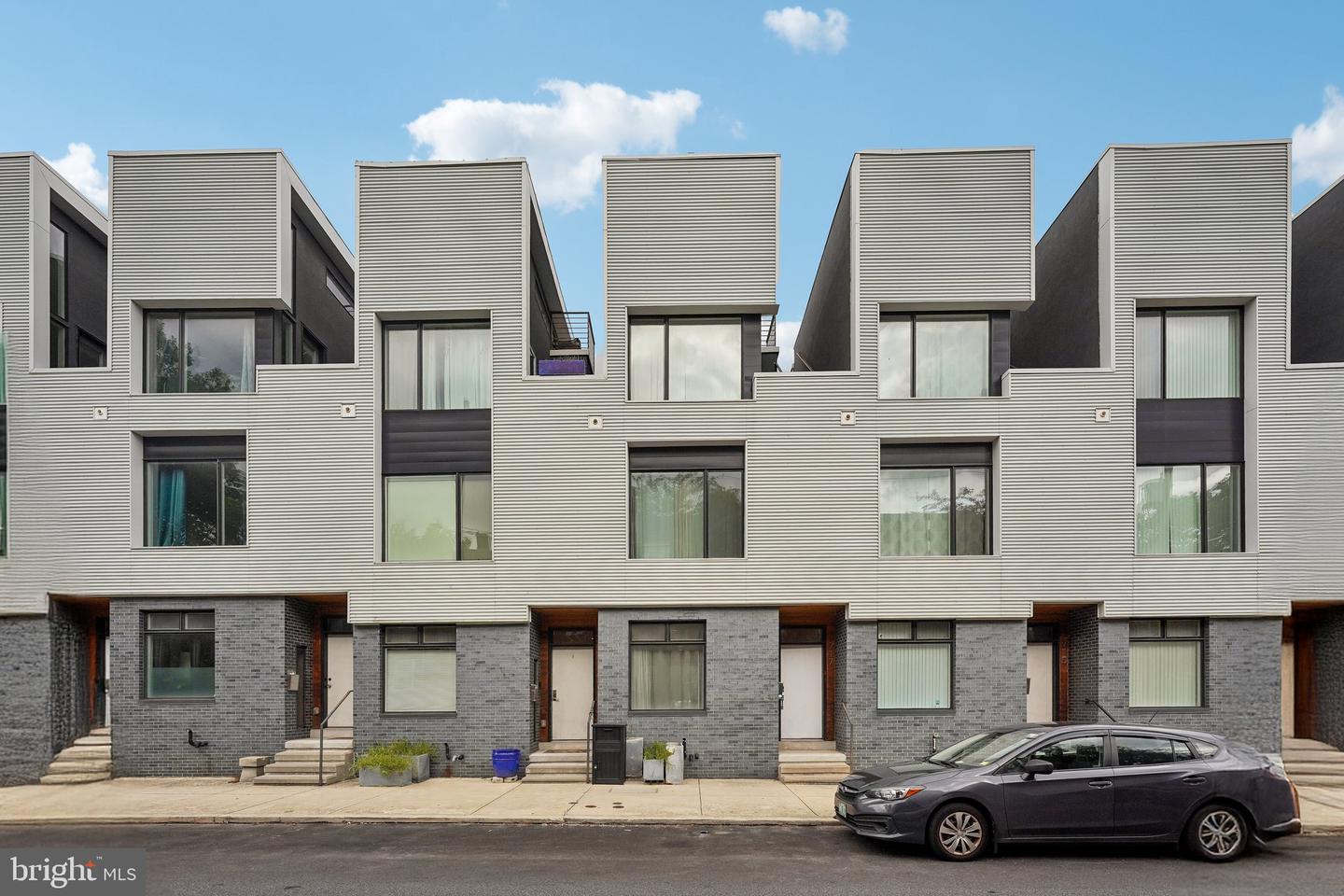 717 Fairmount Ave — photo