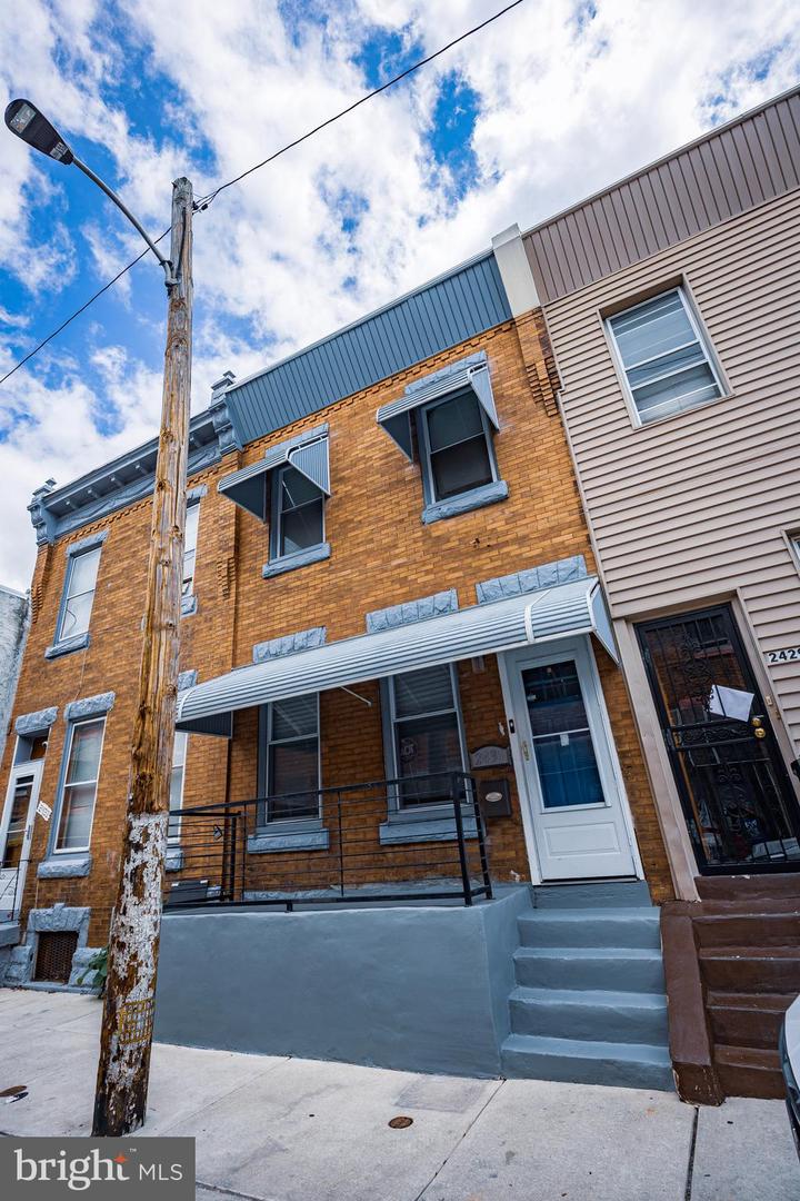 2431 N Hollywood St — photo