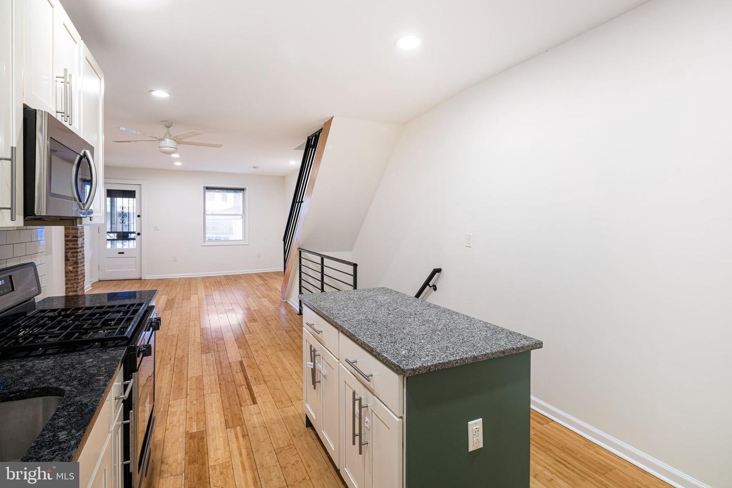6118 Musgrave St — photo