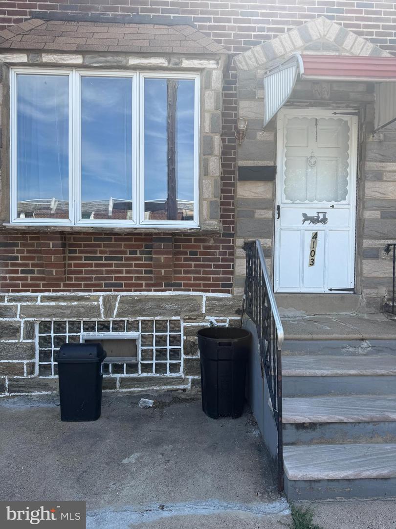 4103 I St — photo