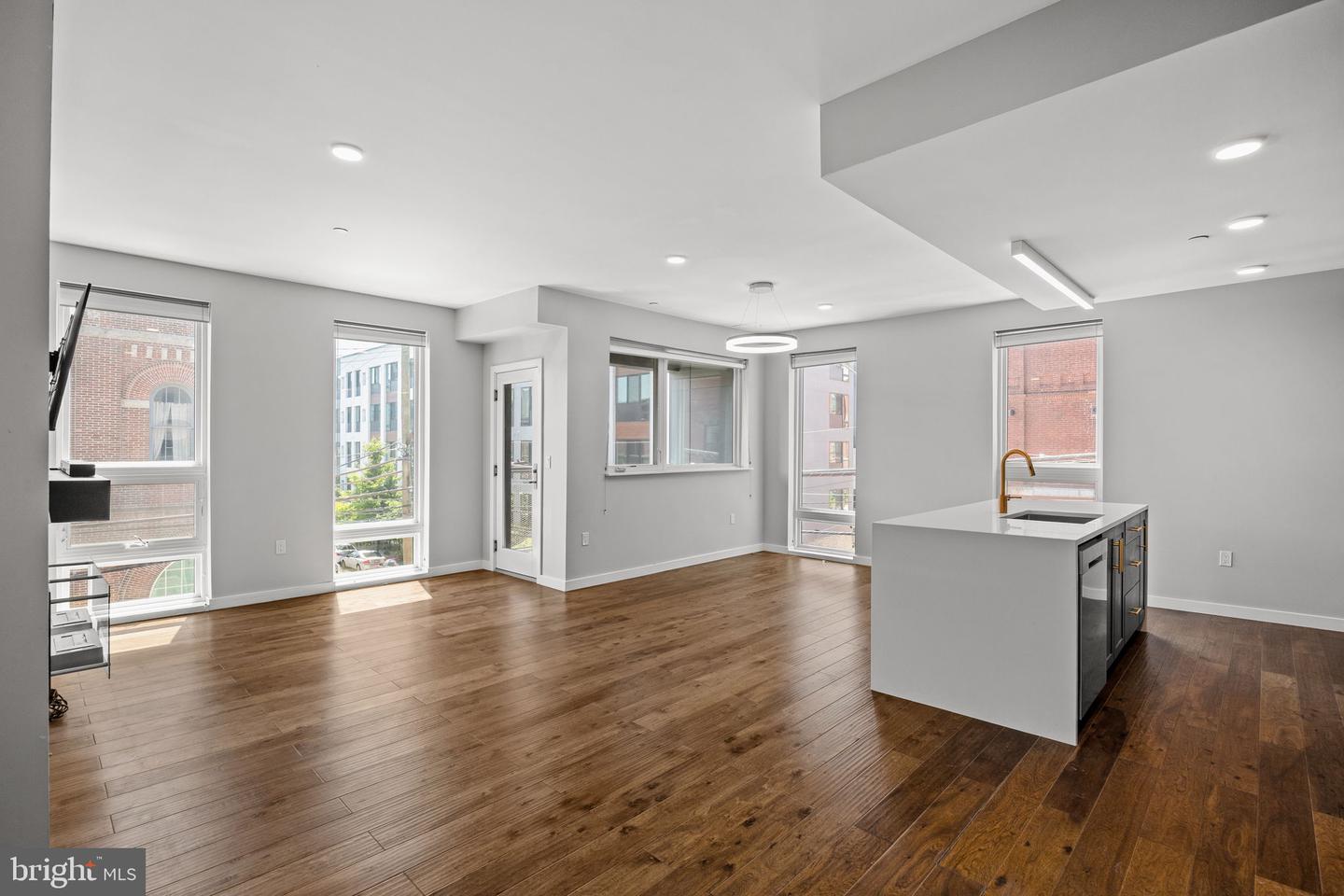 1501 N 31st St #201 — photo