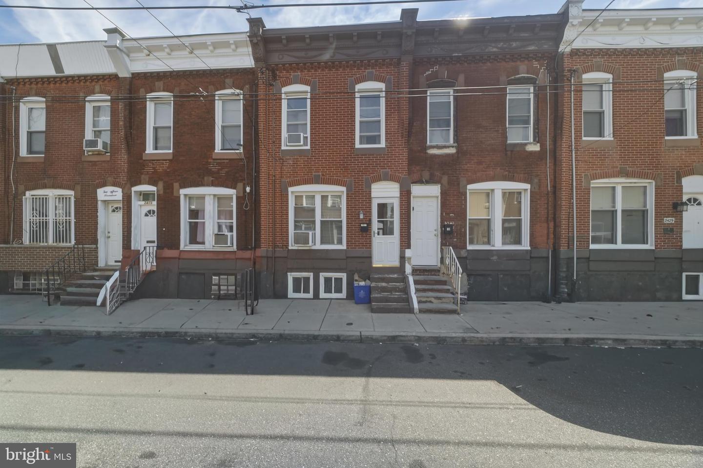 2421 S Fairhill St — photo