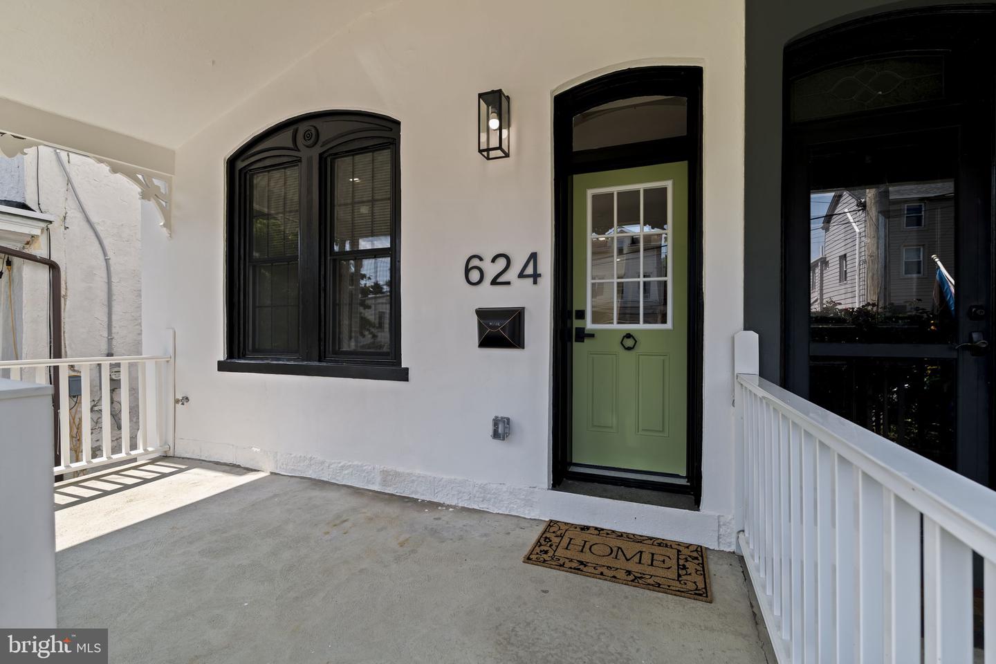 624 W Johnson St — photo