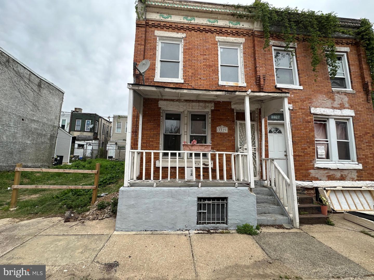 3329 W Firth St — photo