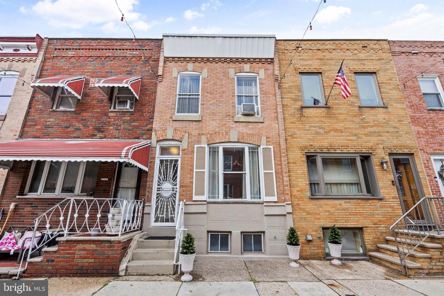 2440 S Hutchinson St — photo