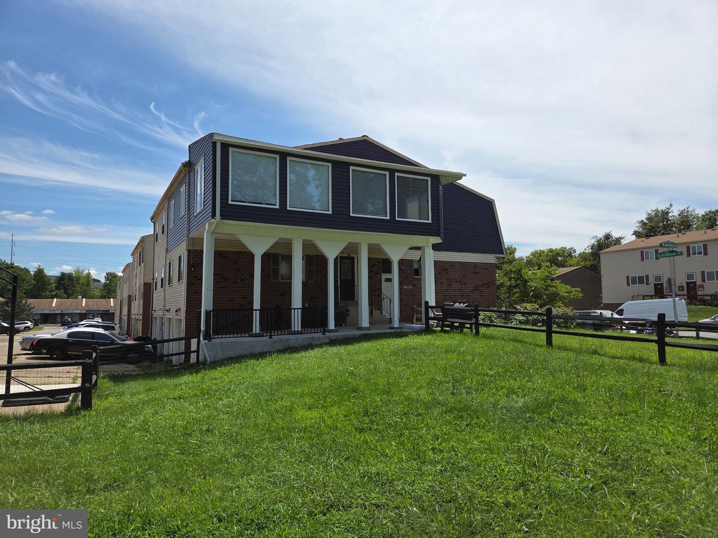 1701 Scotchbrook Dr #B — photo