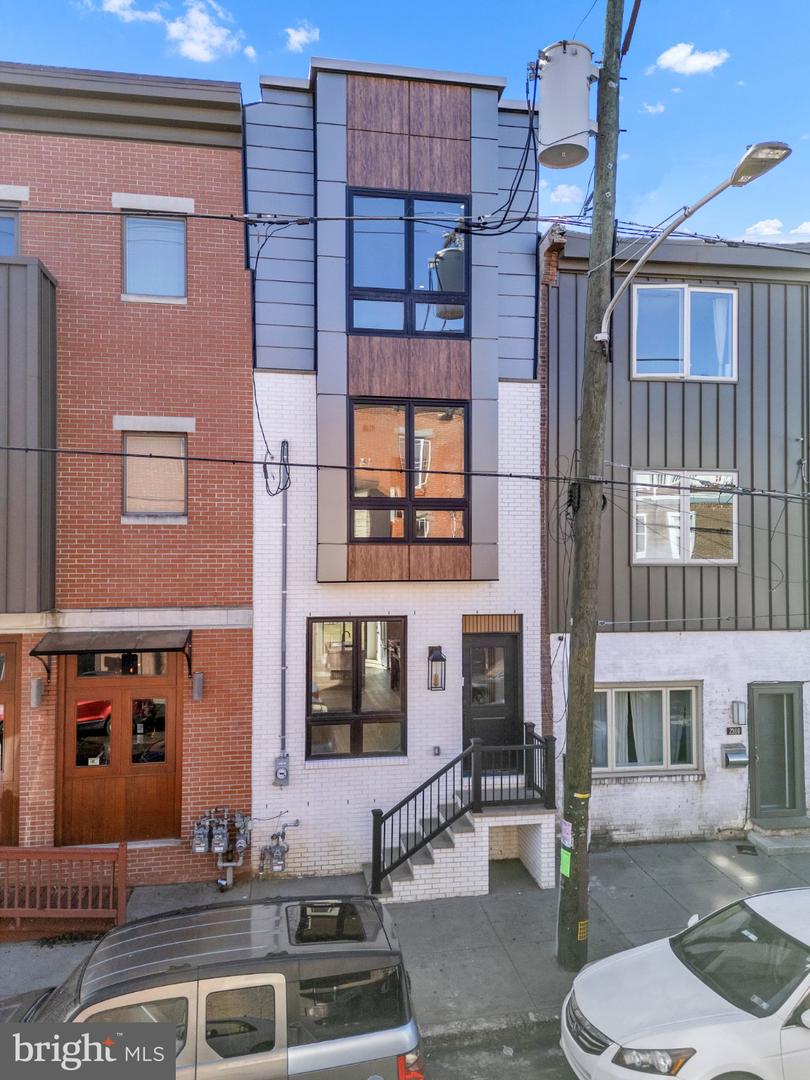 2368 Norris St E — photo