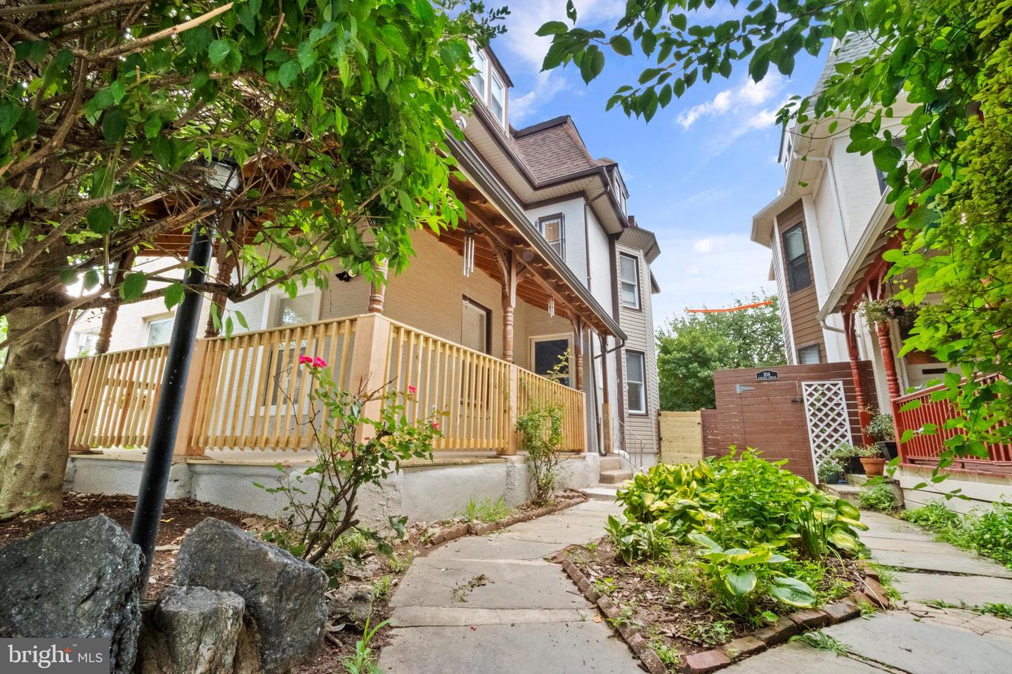 302 W Earlham Ter — photo