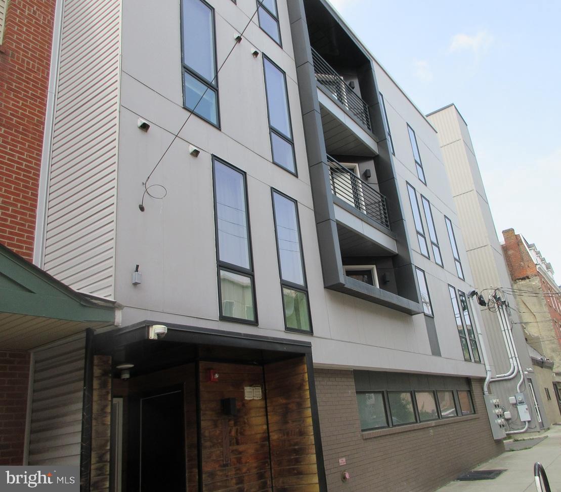1716 Cambridge St #4 — photo