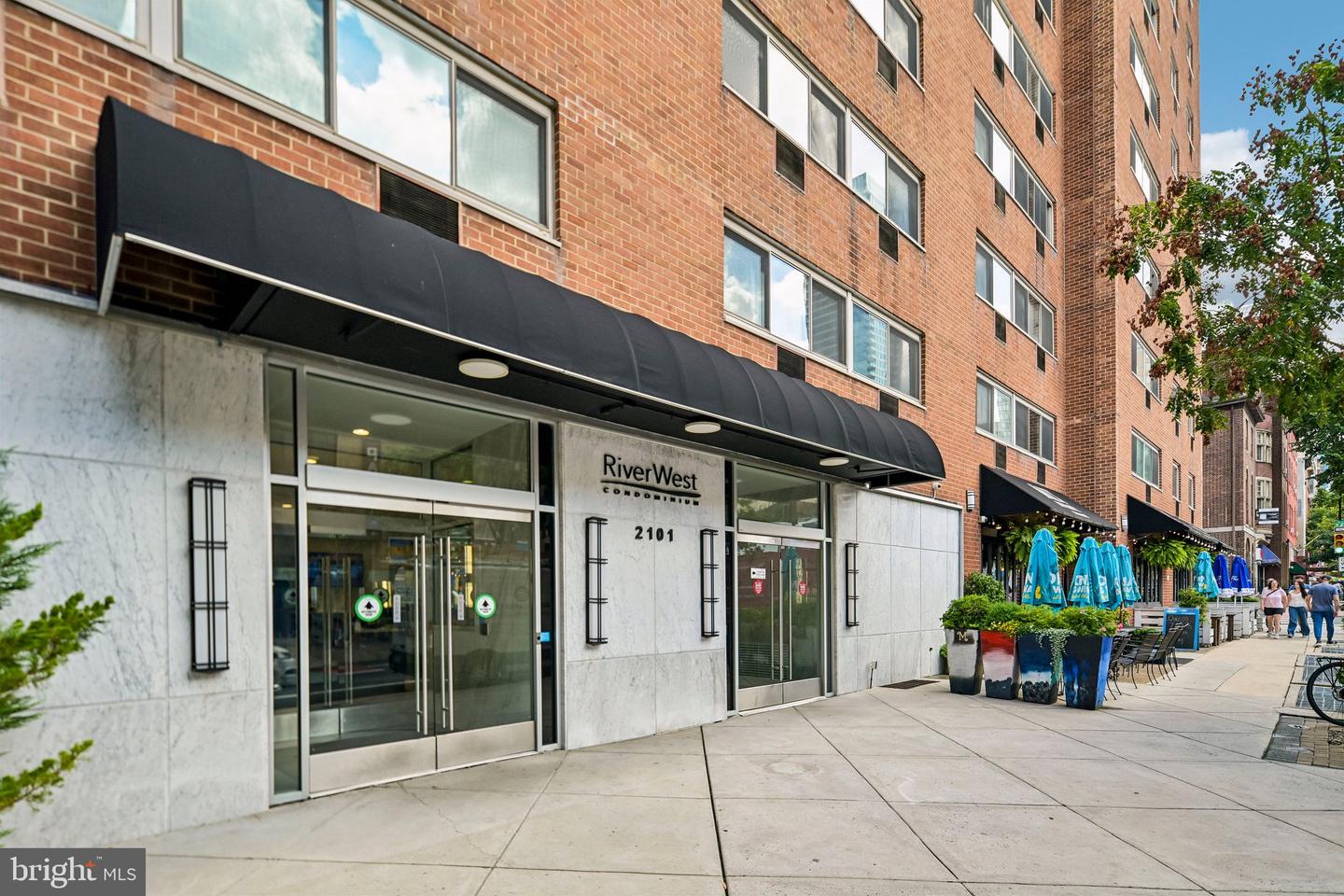 2101-17 Chestnut St #817 — photo