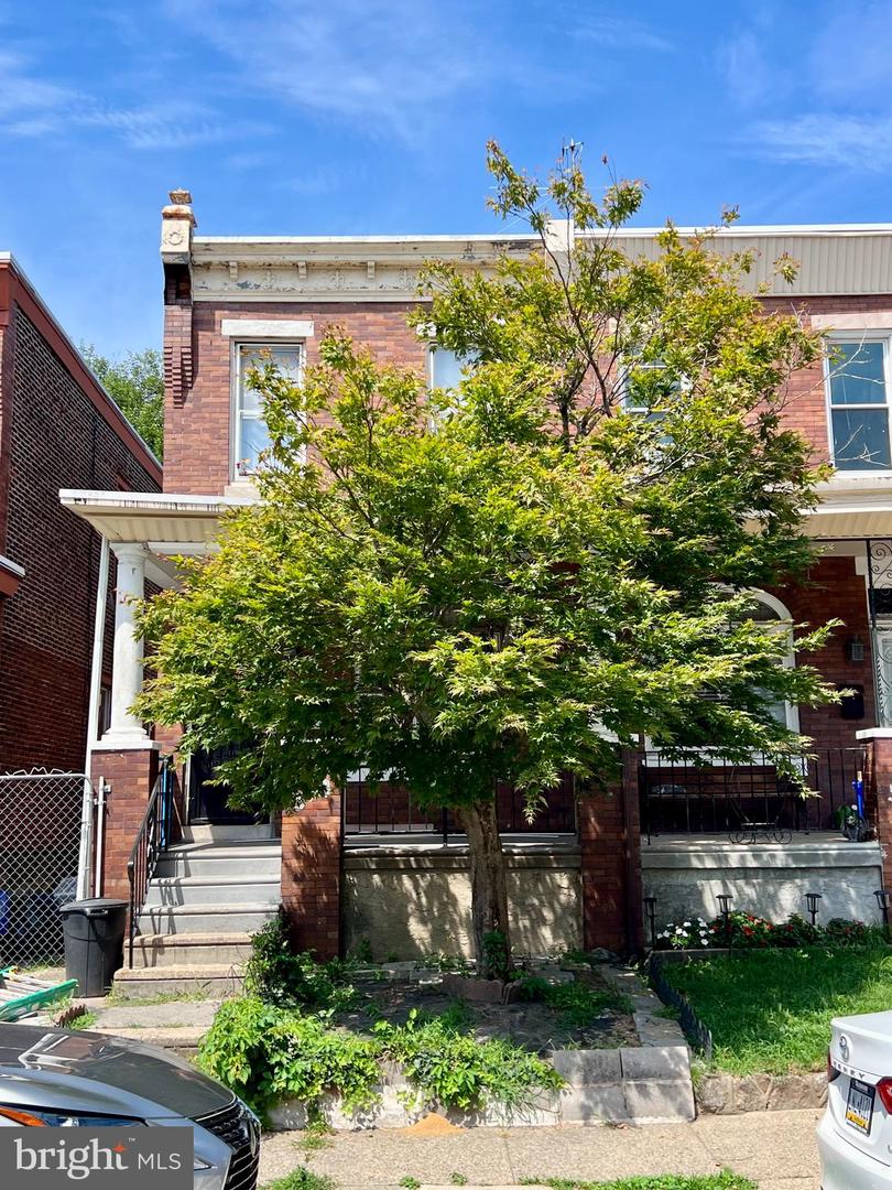 5428 N Lawrence St — photo