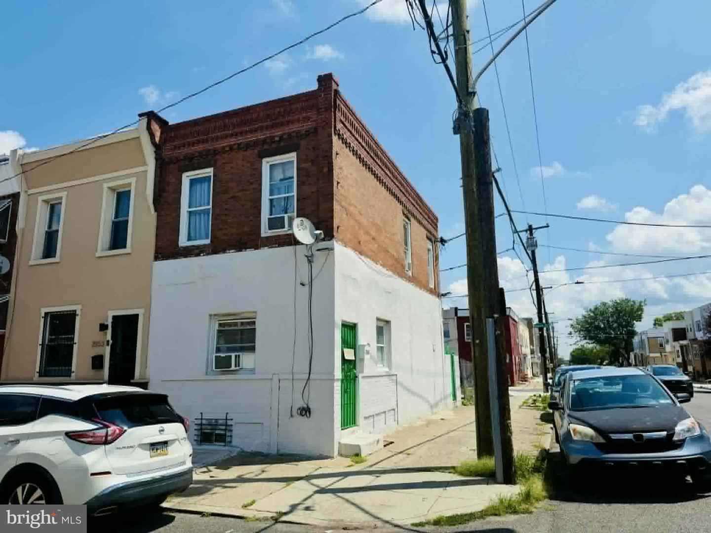 2555 S Fairhill St — photo