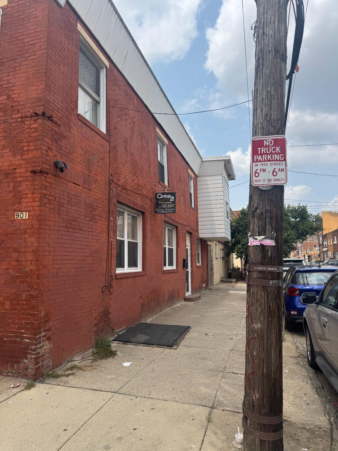 901 Winton St — photo