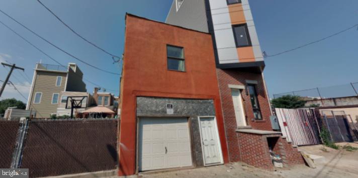2442 E Harold St — photo