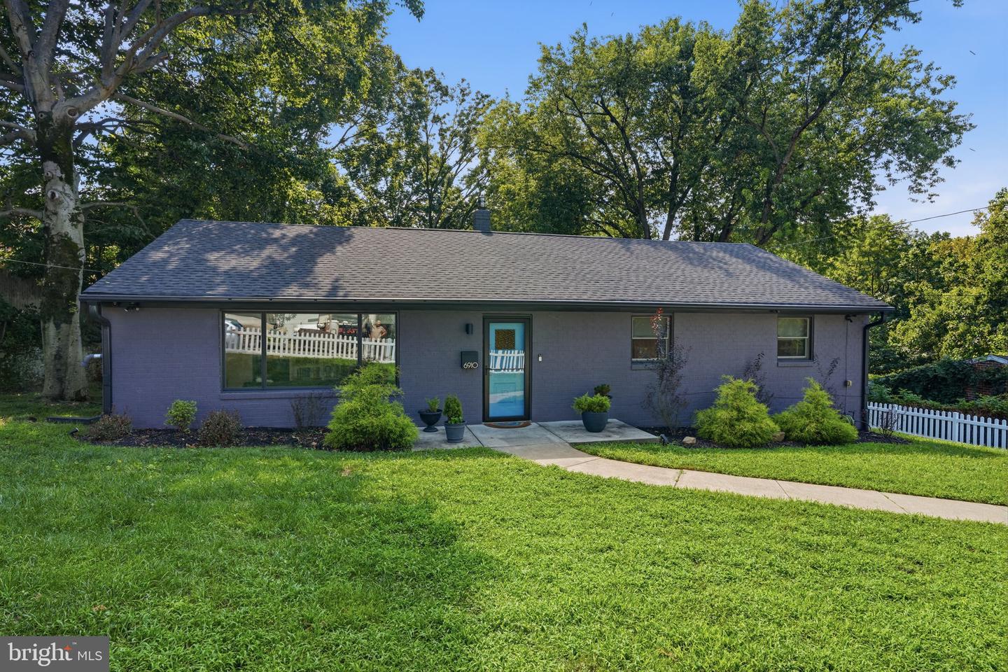 6910 Cliff Road, Philadelphia, PA 19128 — photo 2