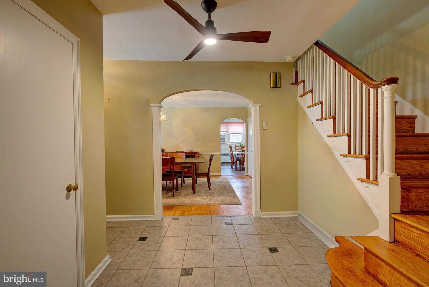 834 E Vernon Rd — photo