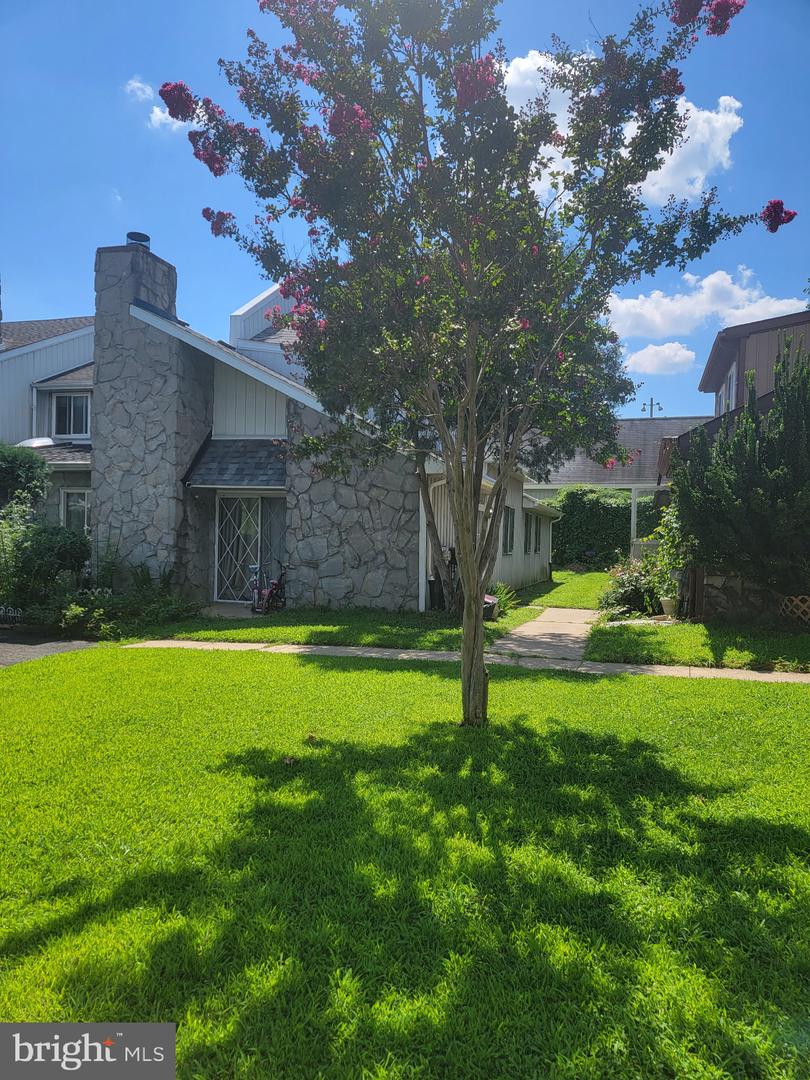 1714 Nathaniel Dr — photo