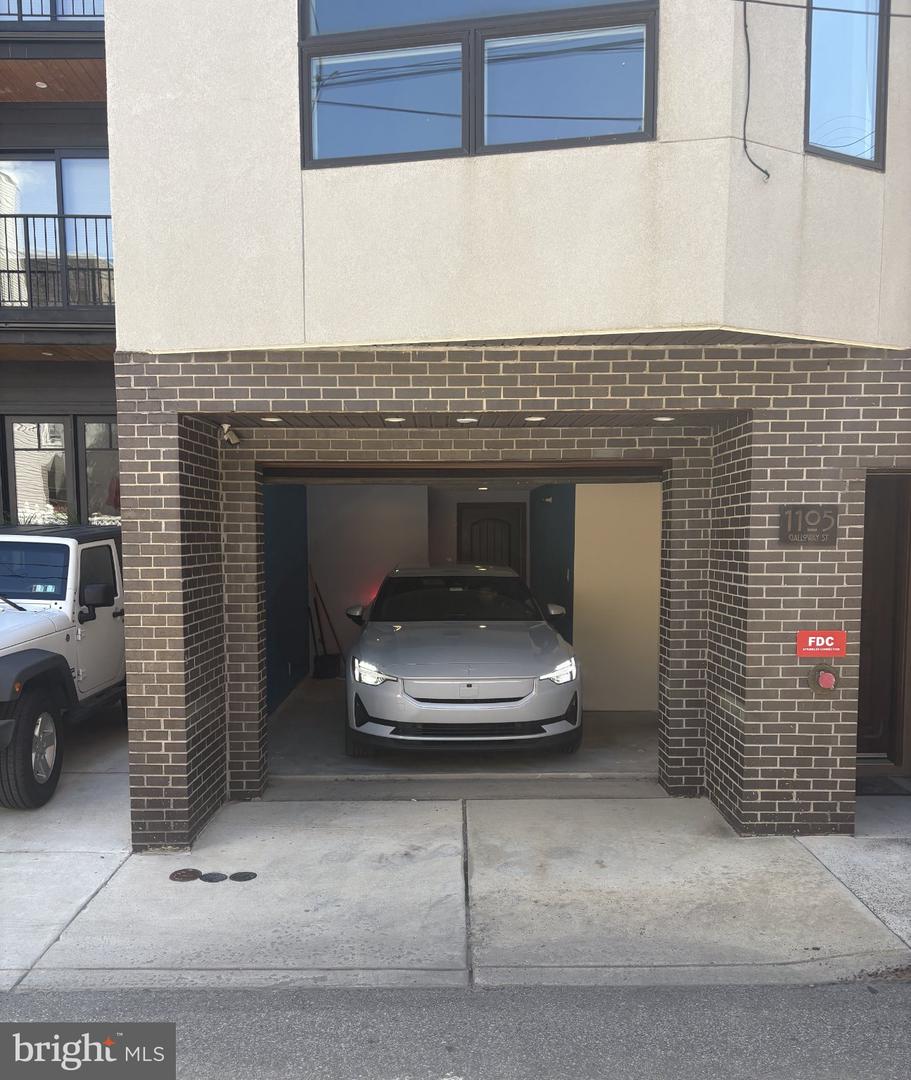 1105 N Galloway St — photo