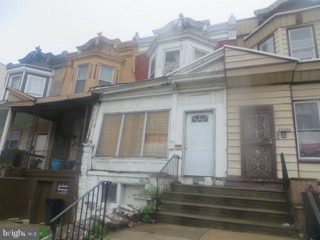 6018 Chestnut St — photo