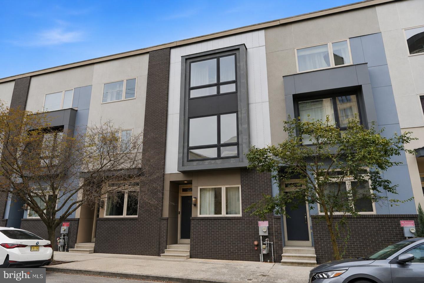 1111 N Howard St — photo