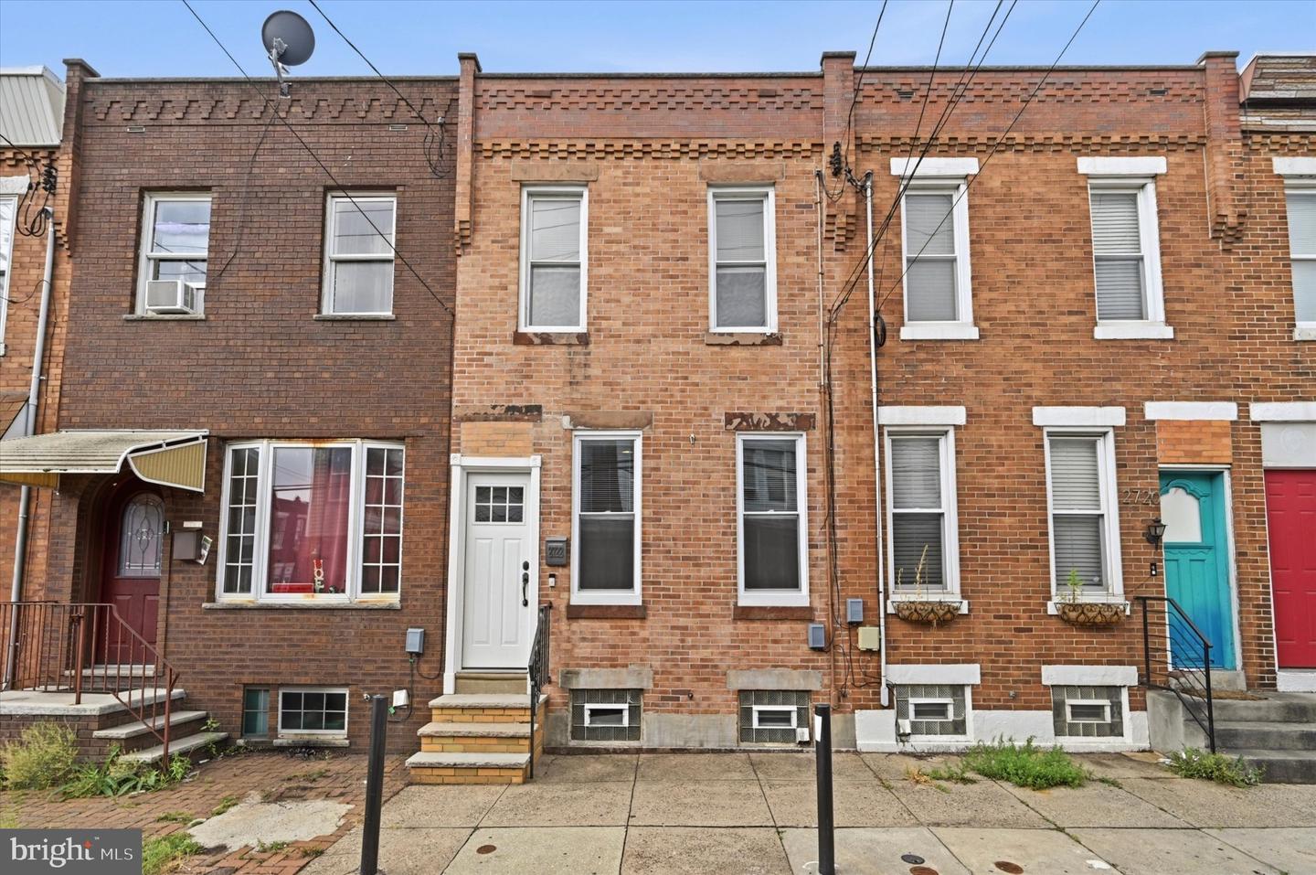 2722 E Madison St — photo