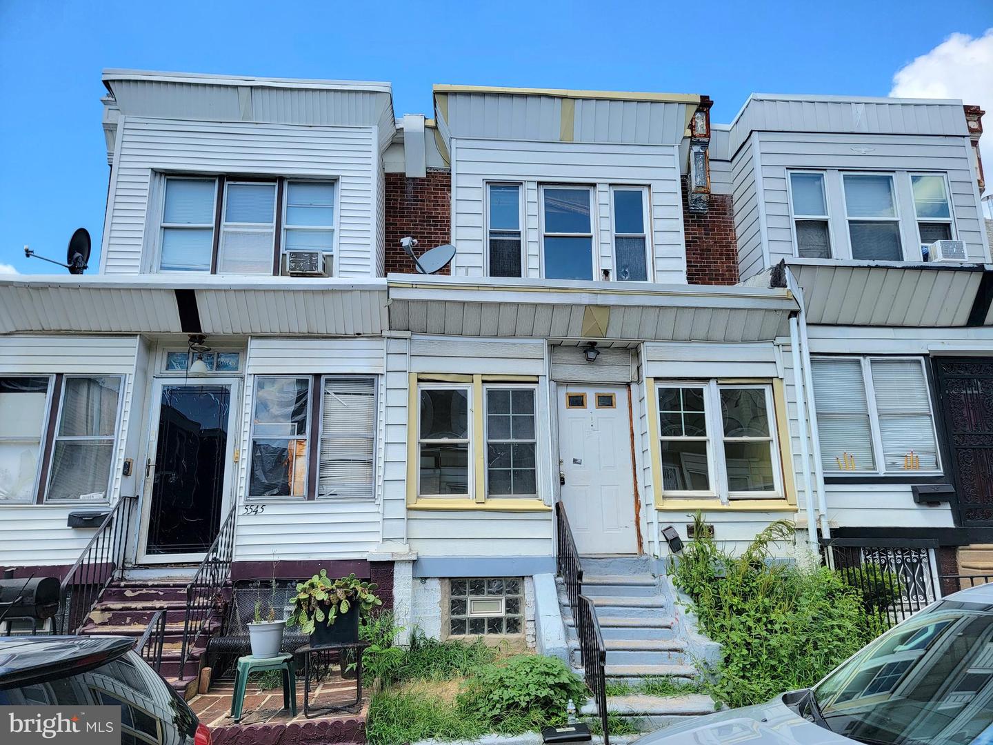 5543 Malcolm St — photo