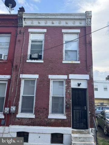 1038 W Monmouth St — photo