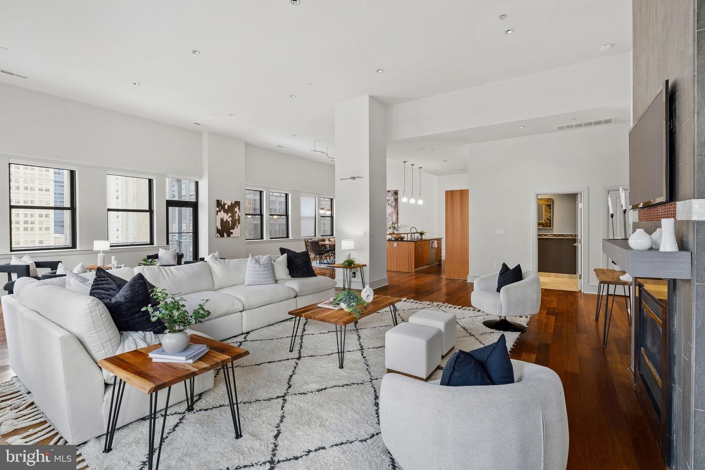 1515 Locust St #1000 — photo