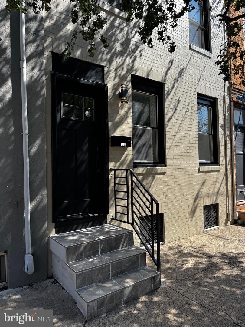1203 Moore St — photo