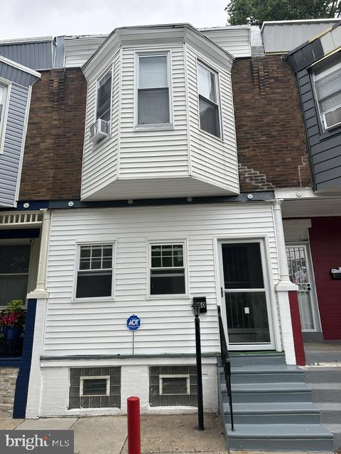 250 N Peach St — photo
