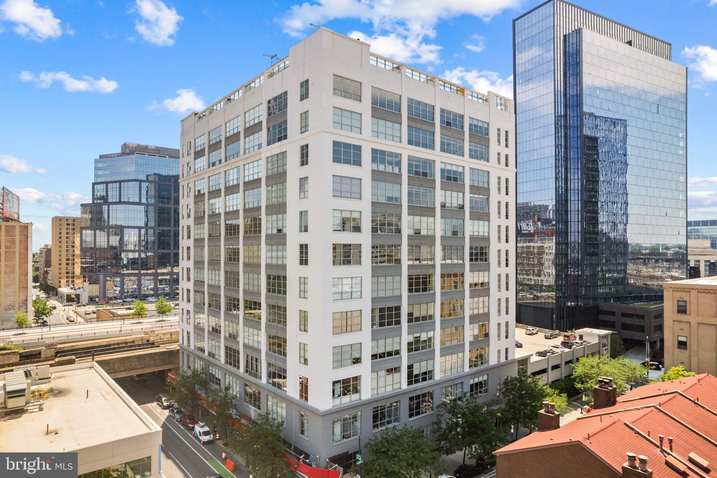 2200-28 Arch St #505 — photo