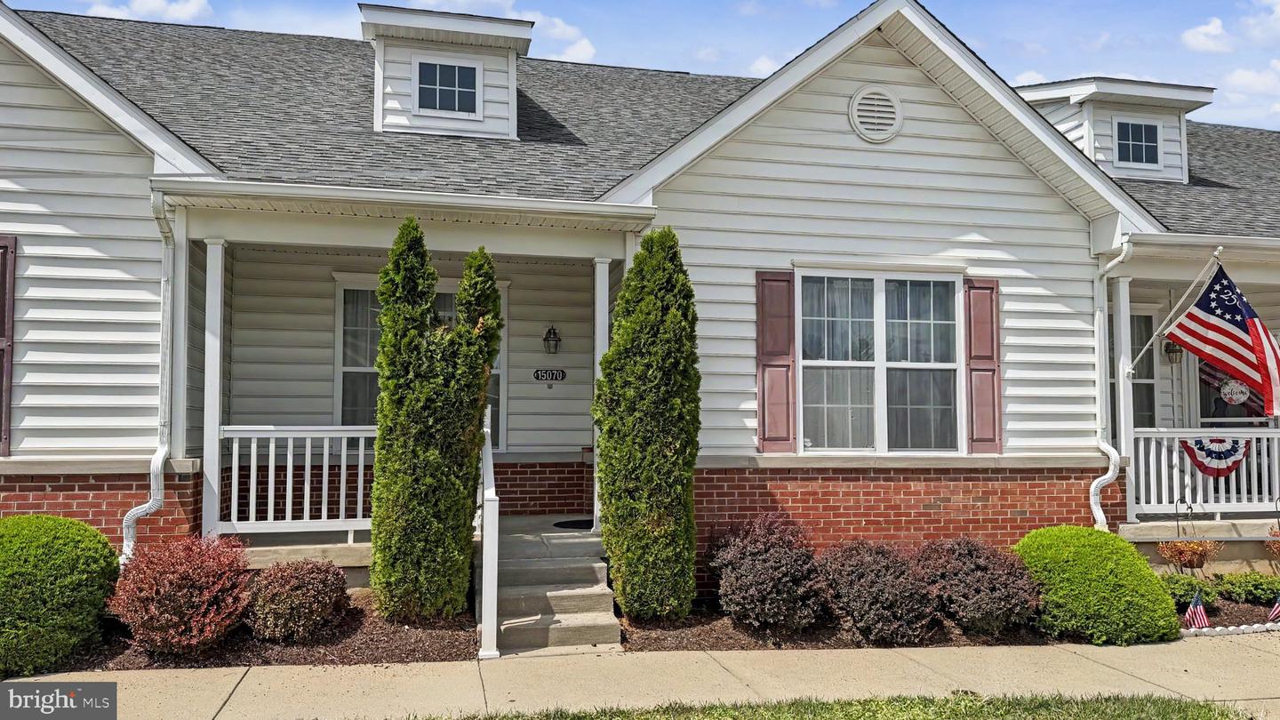15070 Dahlia Dr — photo