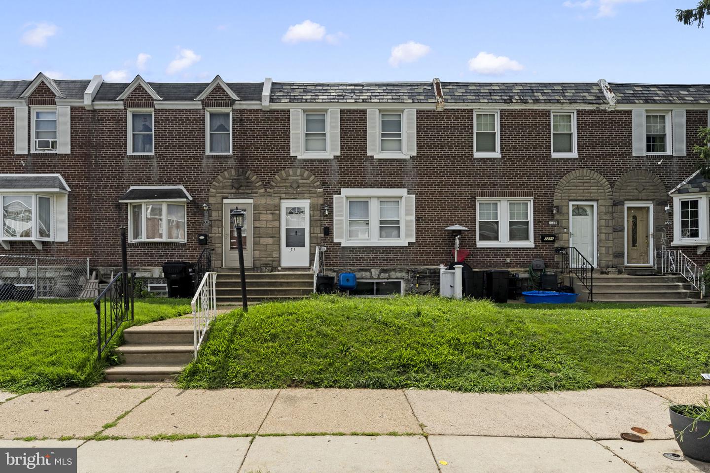 7213 Montague St — photo